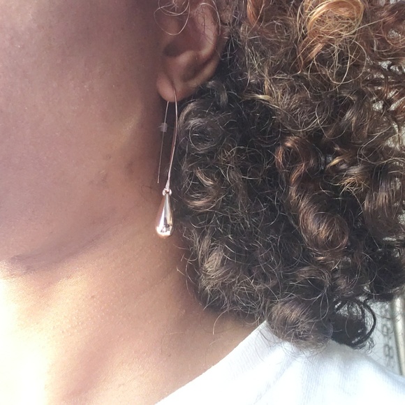 NWT - Rose gold teardrop earrings - Picture 2 of 2